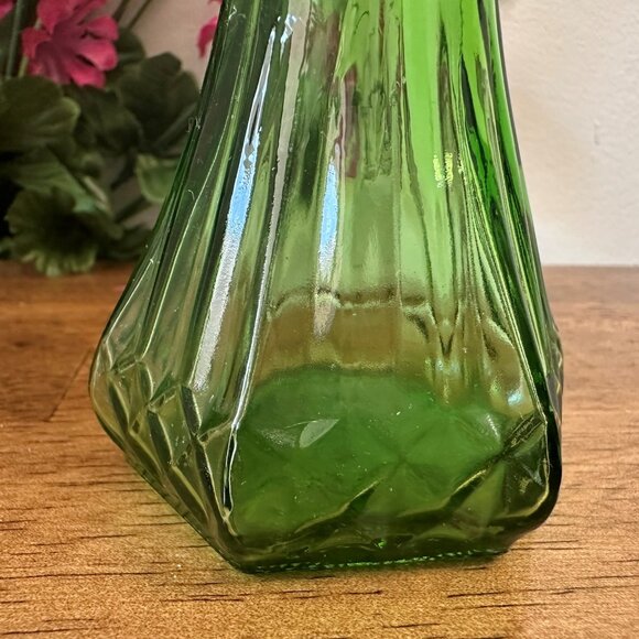 Vintage Hoosier Glass Bud Vase Green Diamond Pattern 4063-C Hexagon Base - Picture 5 of 6